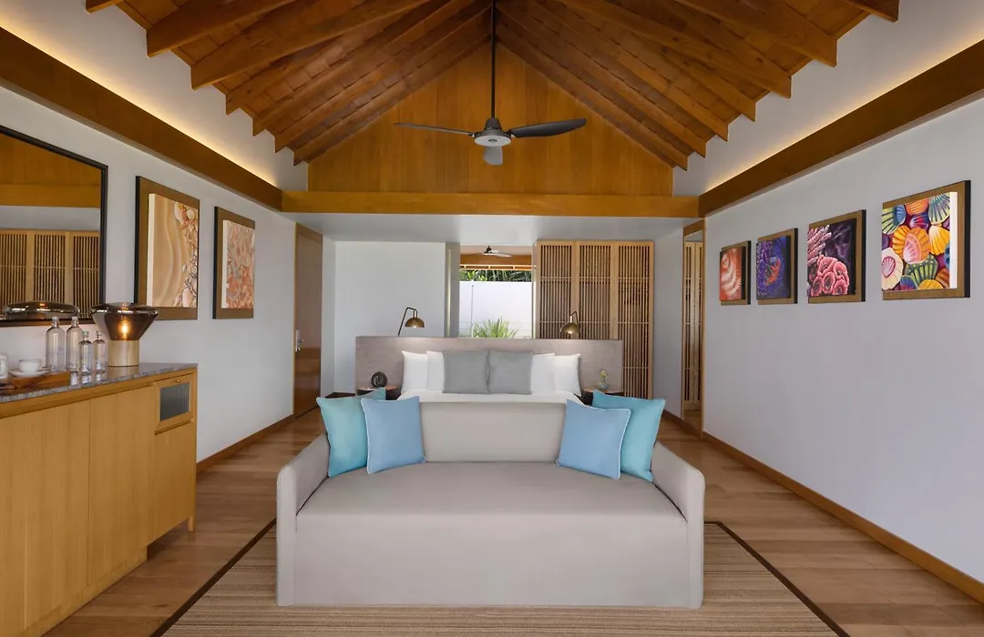 Emerald Faarufushi Resort & Spa-1