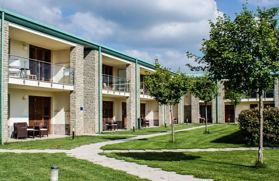 Chianti Village - Free Parking & Pool-1
