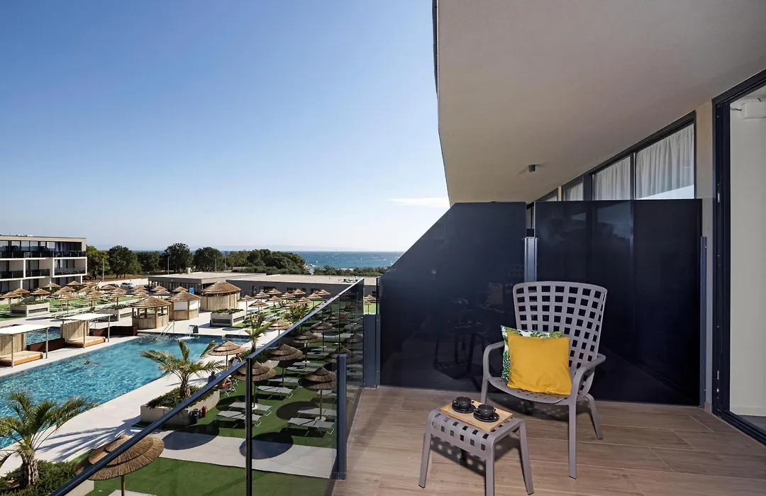 Resort Del Mar Emotion-1