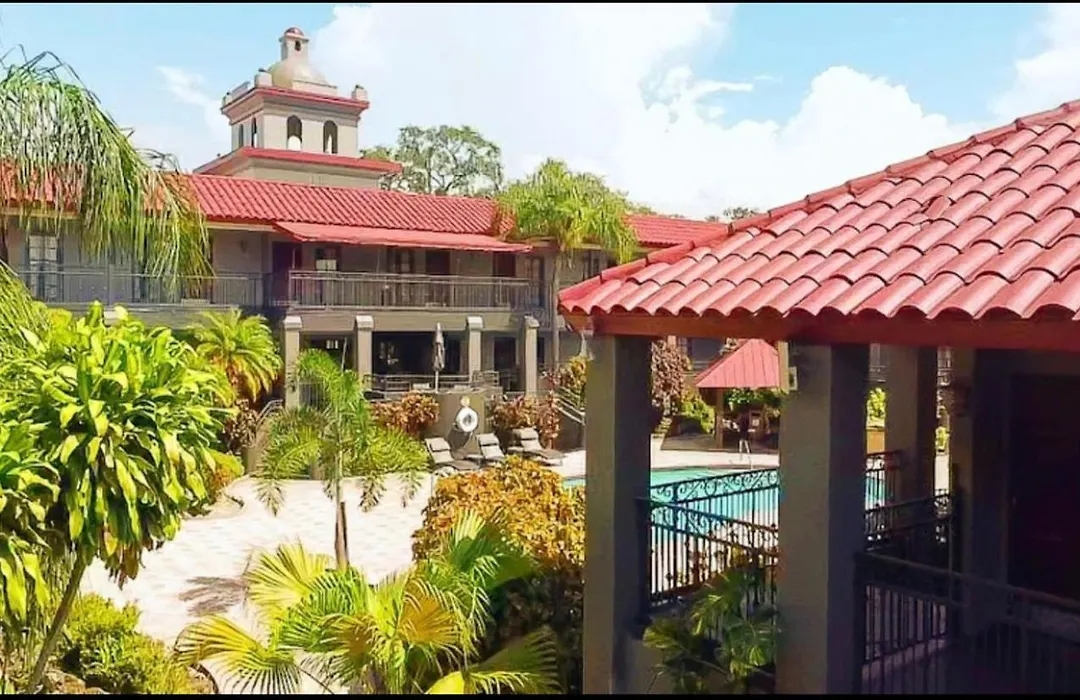 Red Roof Inn Plus & Suites Tampa - Busch Gardens-1