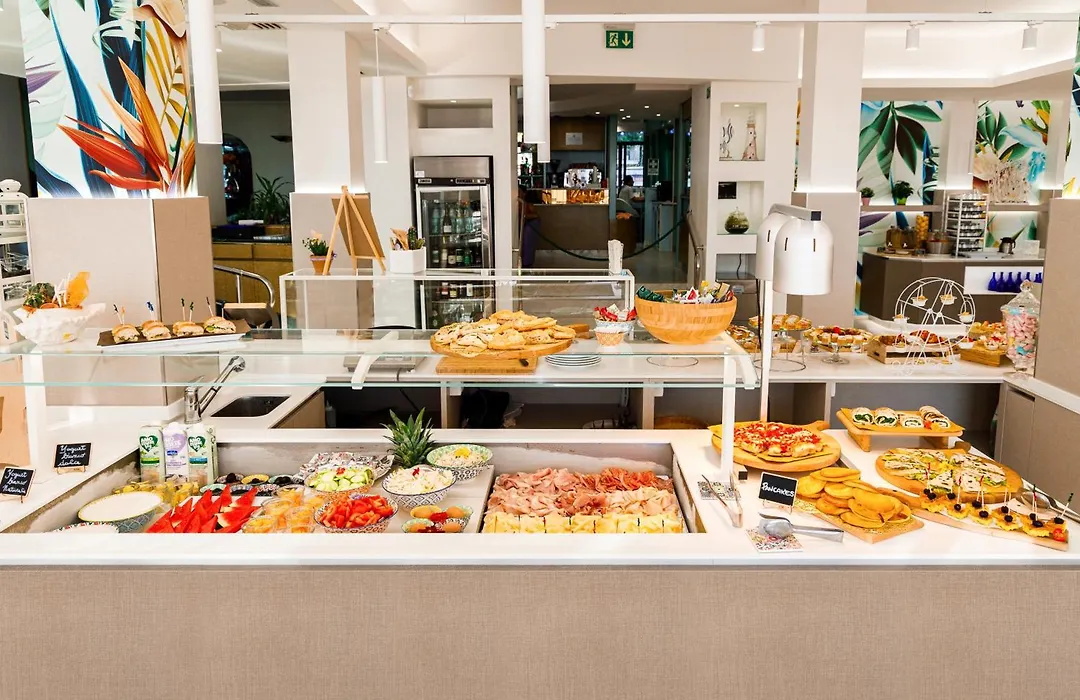 Hotel Ariane - Beachfront, Xxl Breakfast & Sea View-1