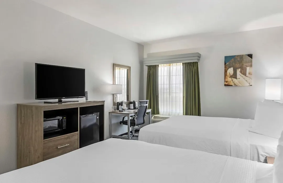 Best Western Plus Midamerica Hotel-1