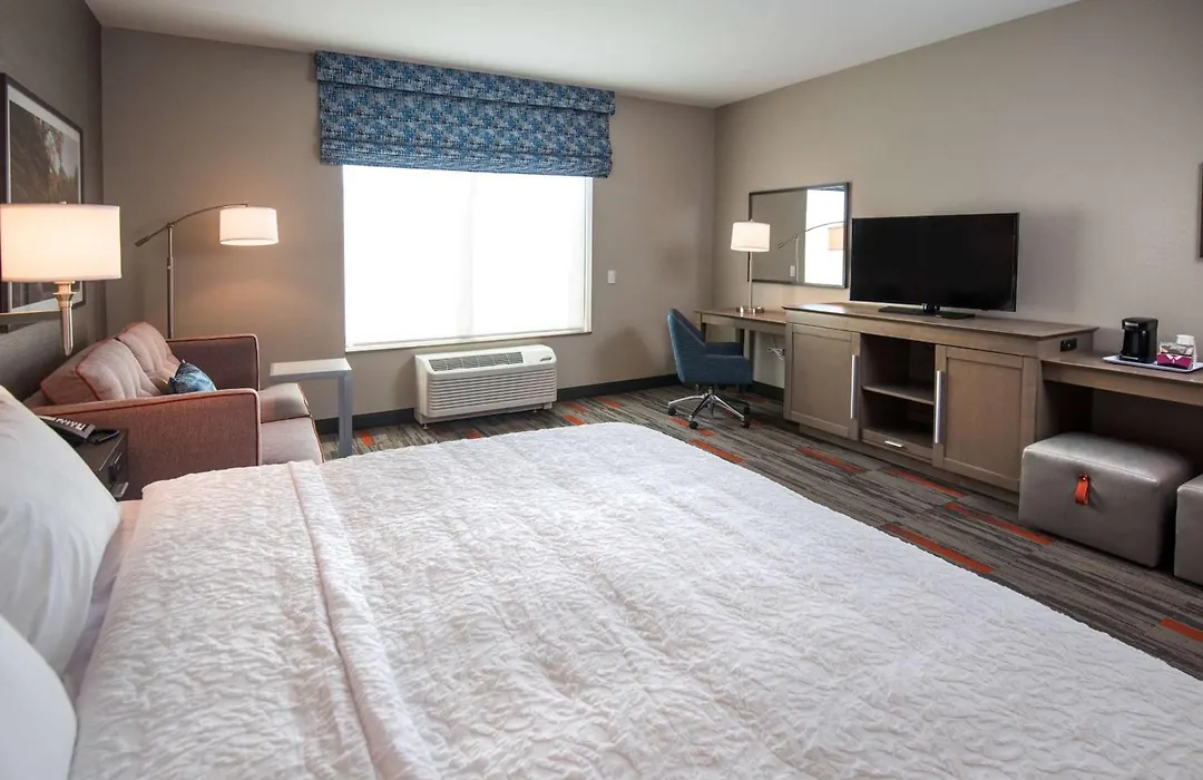 Hampton Inn And Suites At Wisconsin Dells Lake Delton-1