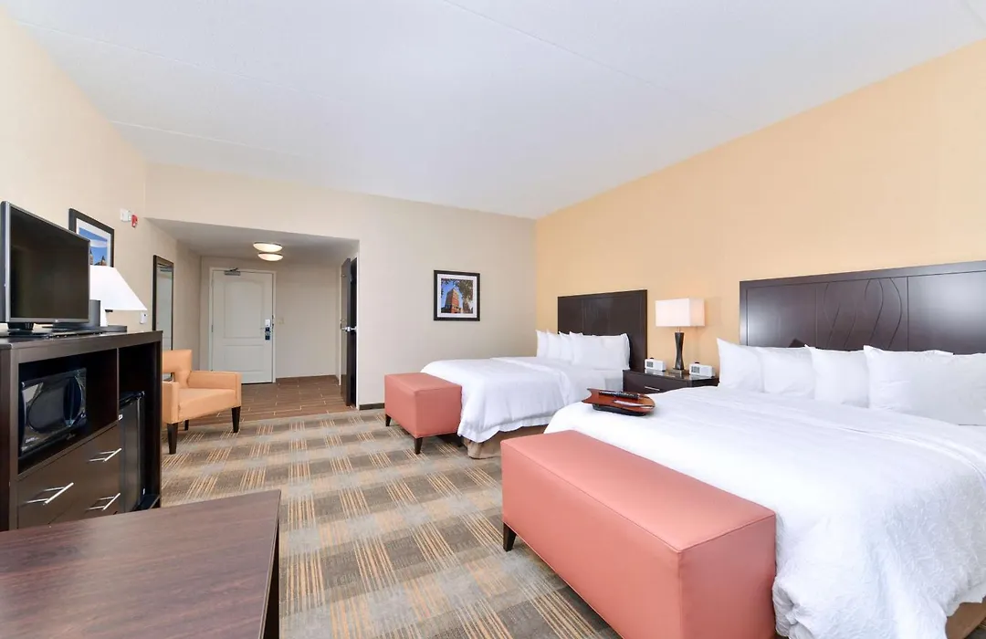 Hampton Inn & Suites California University-Pittsburgh-1