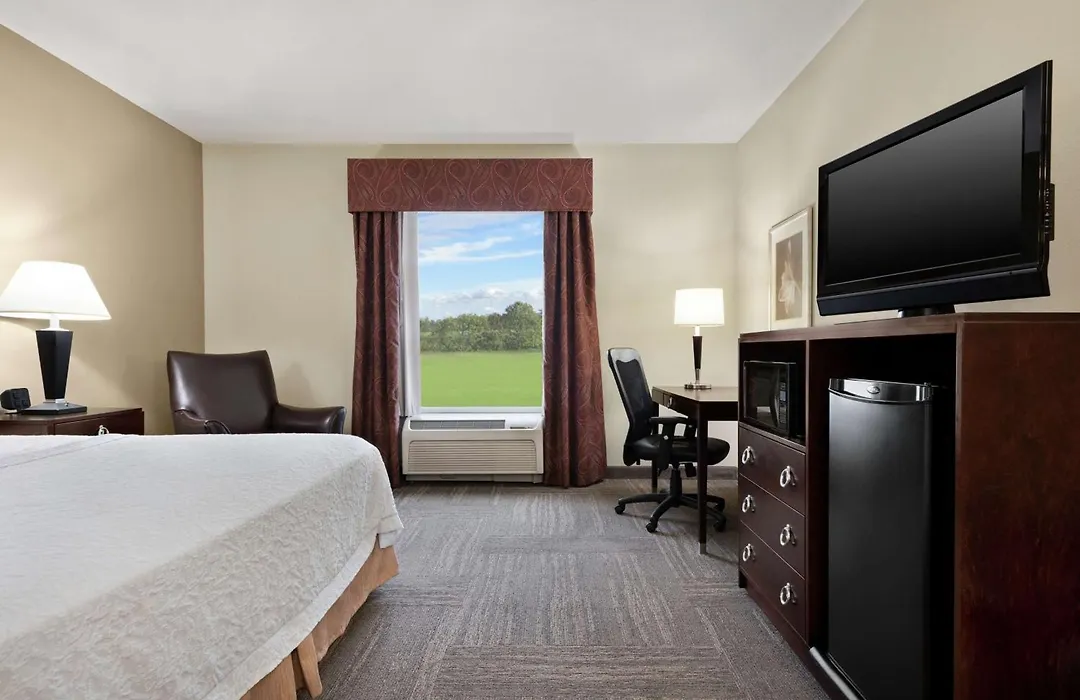 Hampton Inn & Suites Brunswick-1