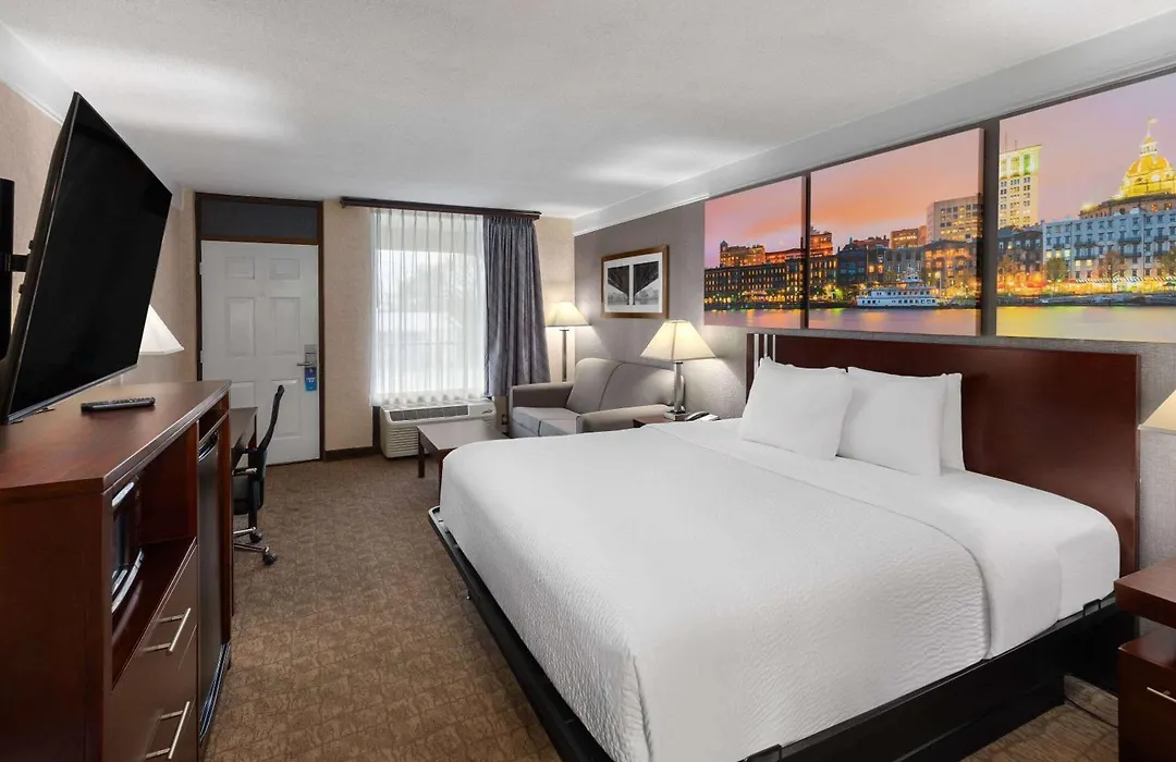 Days Inn By Wyndham Columbia Kentucky-1