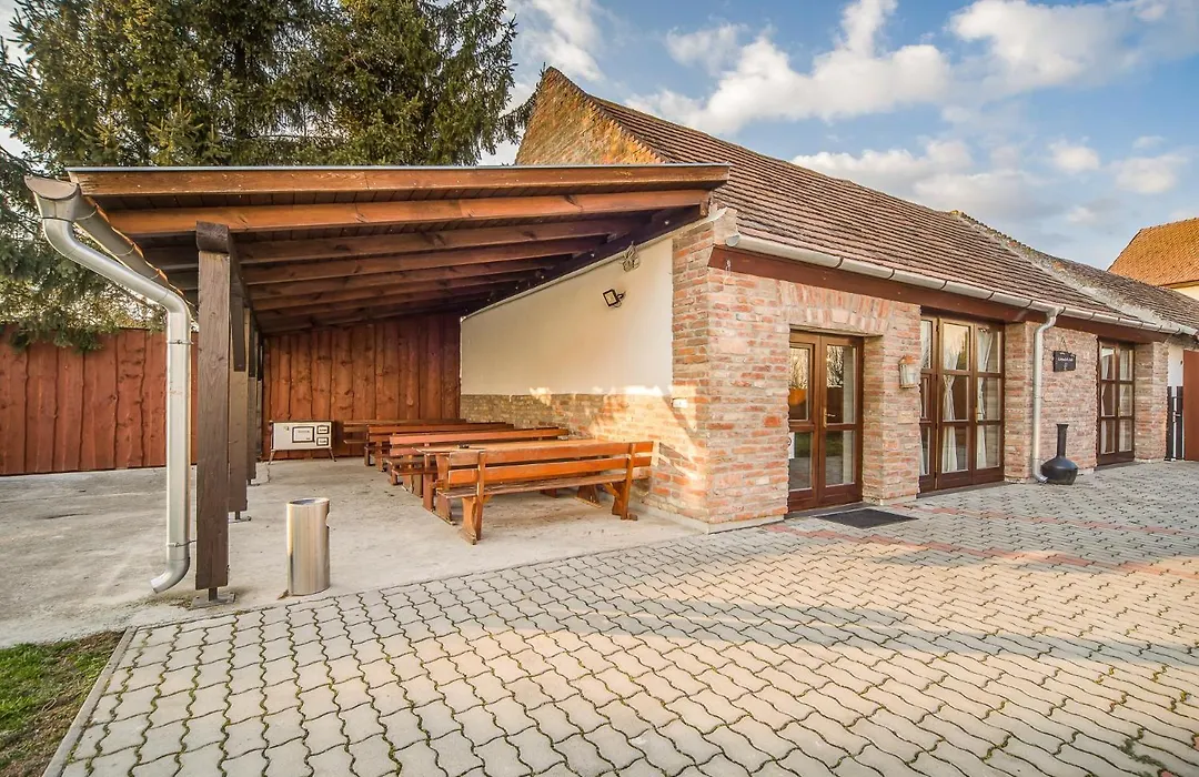 Hotel Piroska-1