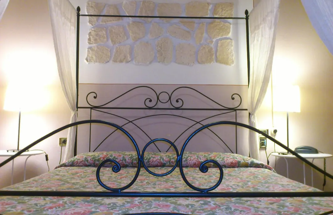 Hotel Monti-1