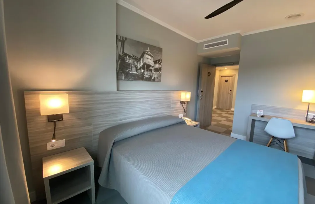 Hotel Combarro-1