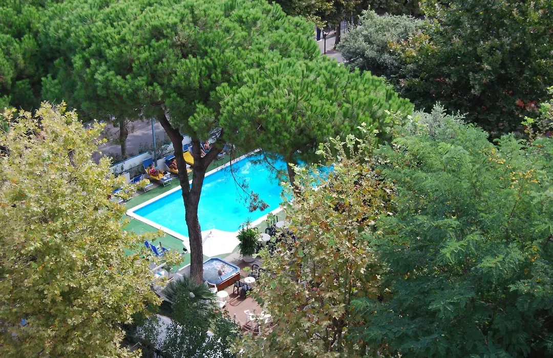 Hotel Carillon-1