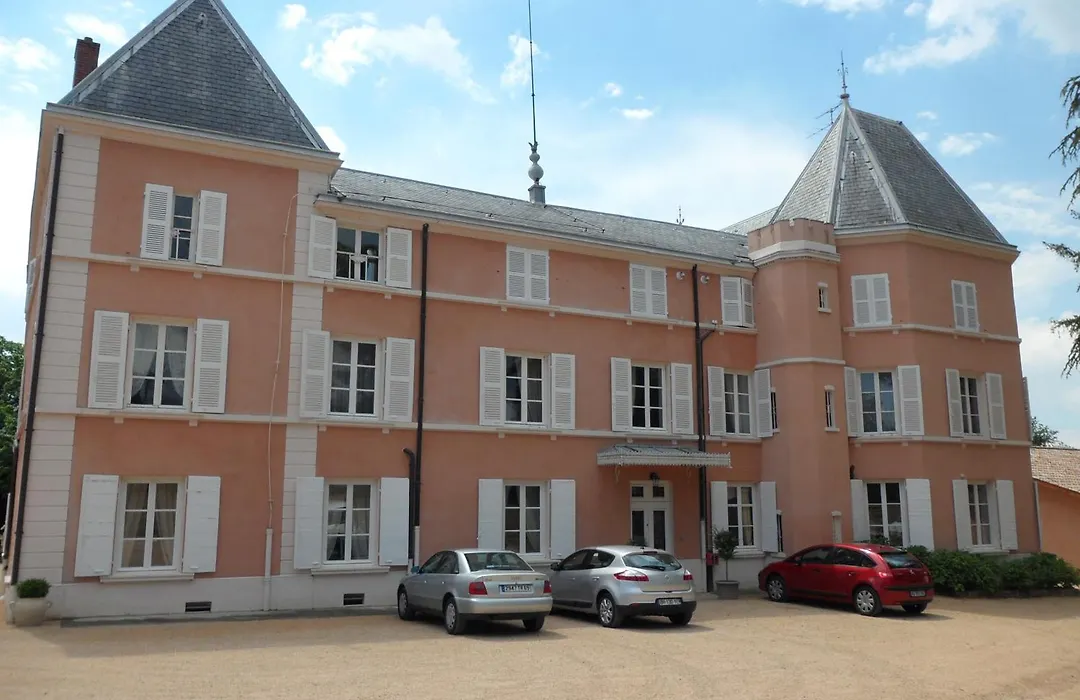 Chateau de la Chapelle des Bois-1