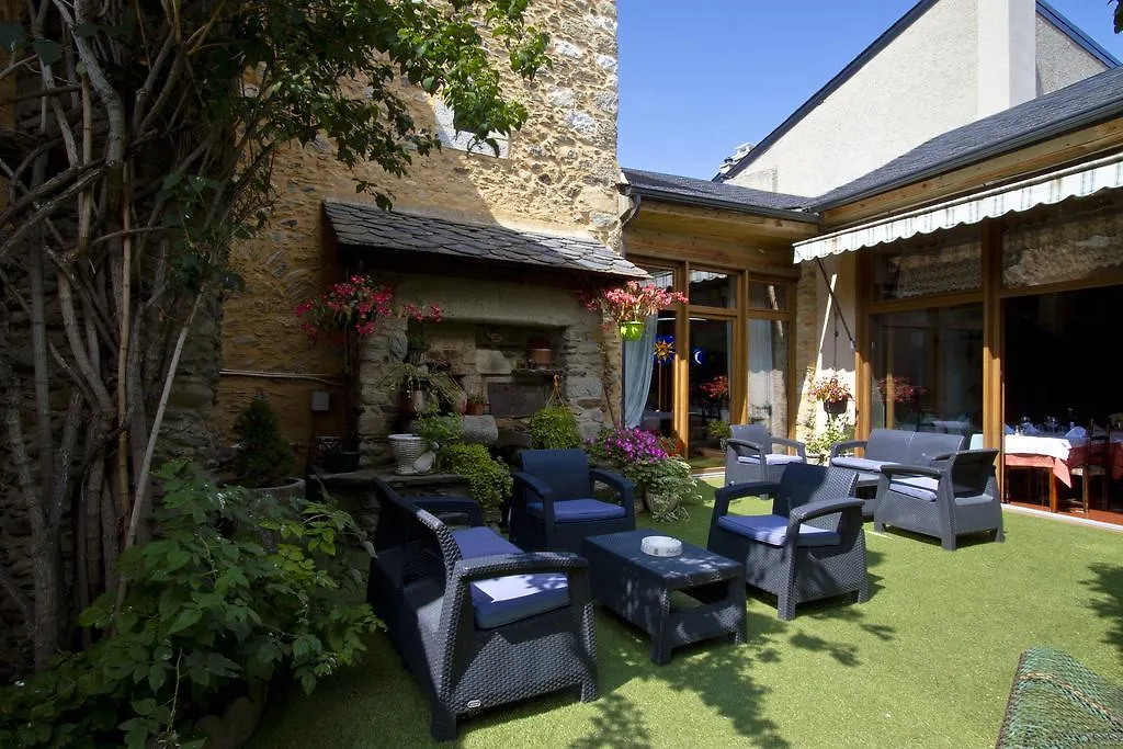 Logis Hotel Restaurant Planes-1