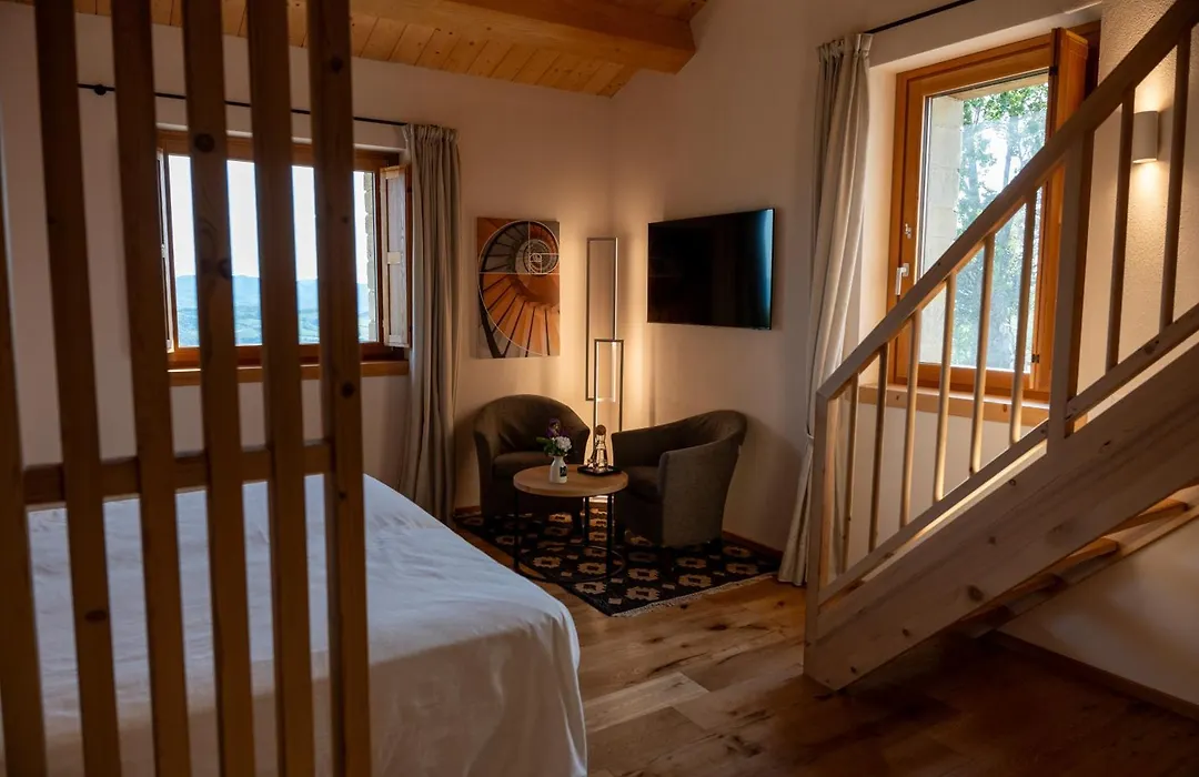 Aura Relais-1