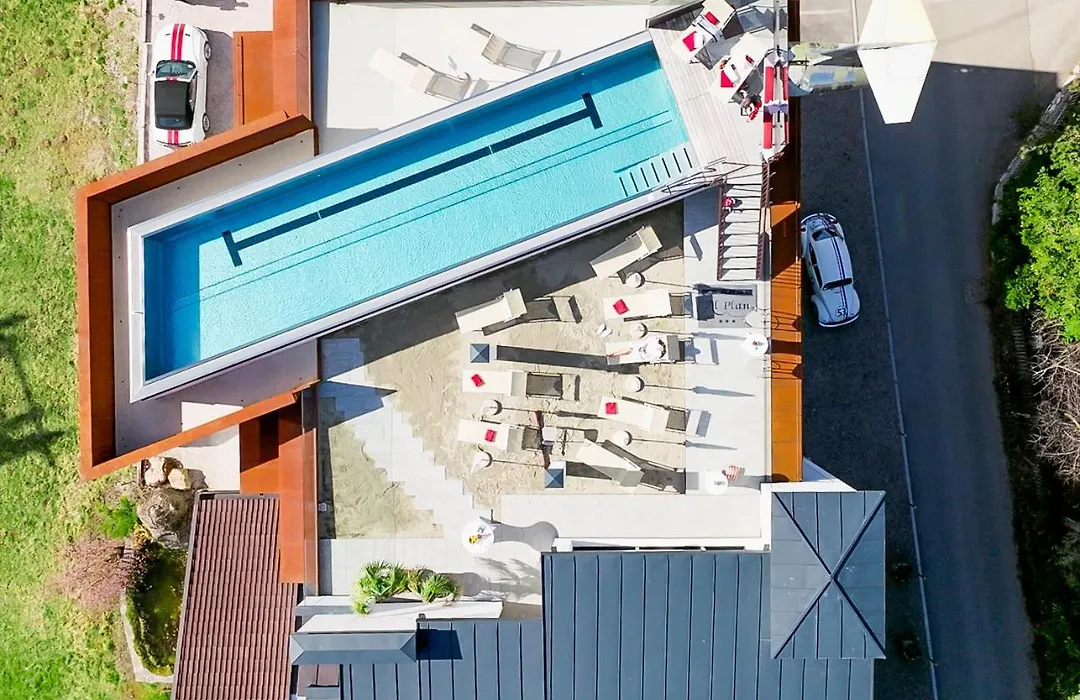 Al Plan, A Mountain Moving Hotel-1