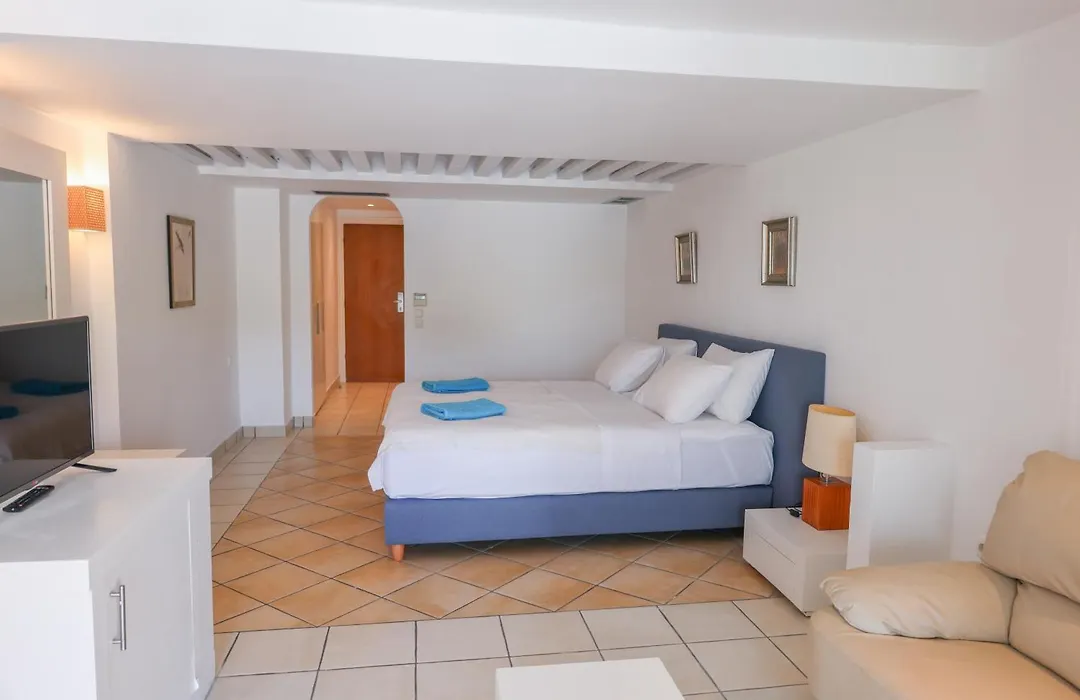 Cape Kanapitsa Hotel & Suites-1
