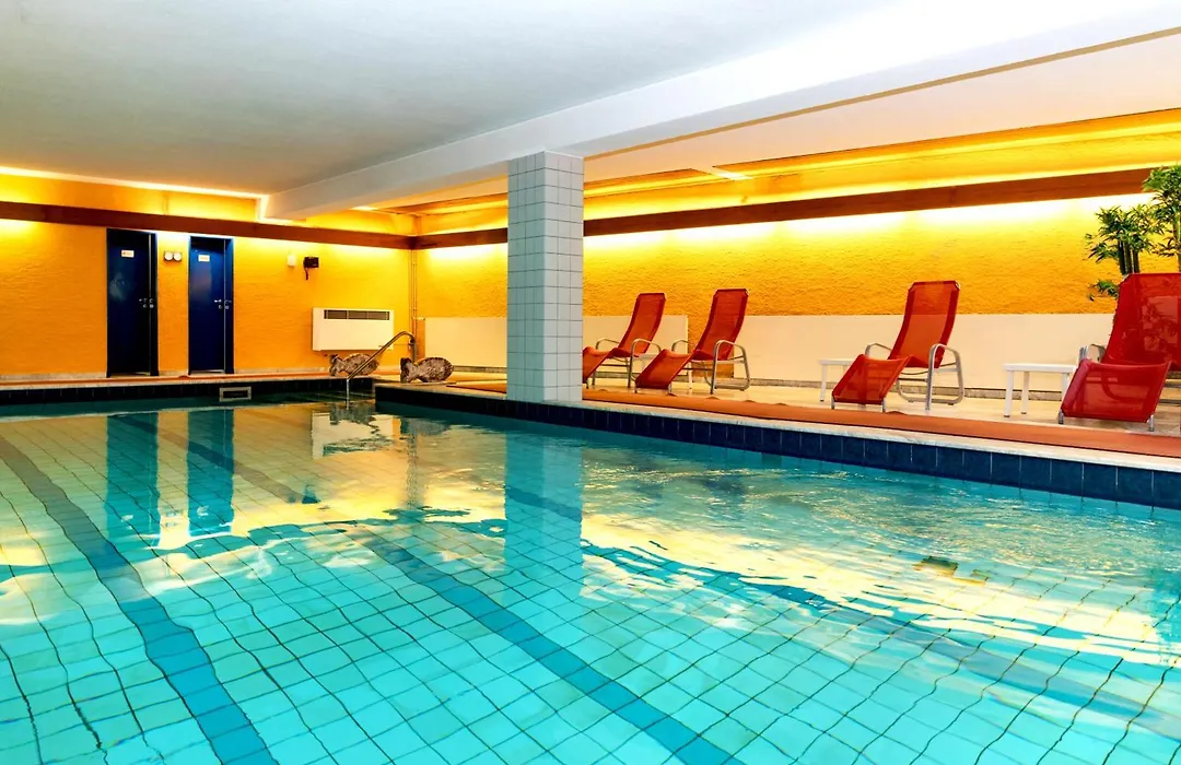 Hotel Meran Hallenbad&Sauna-1