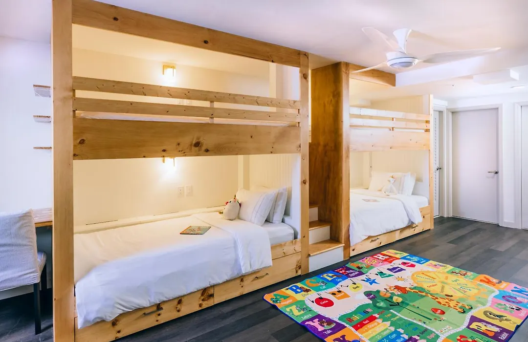 All-Movie Hotel-1