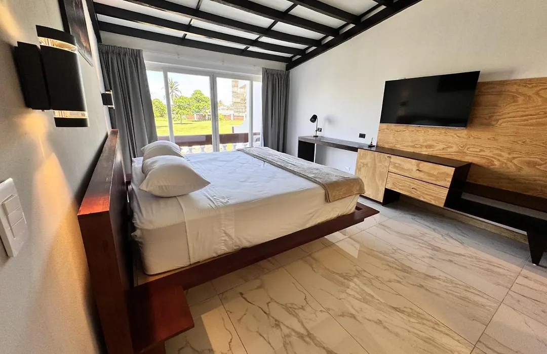 Hotel Tesoro Beach-1