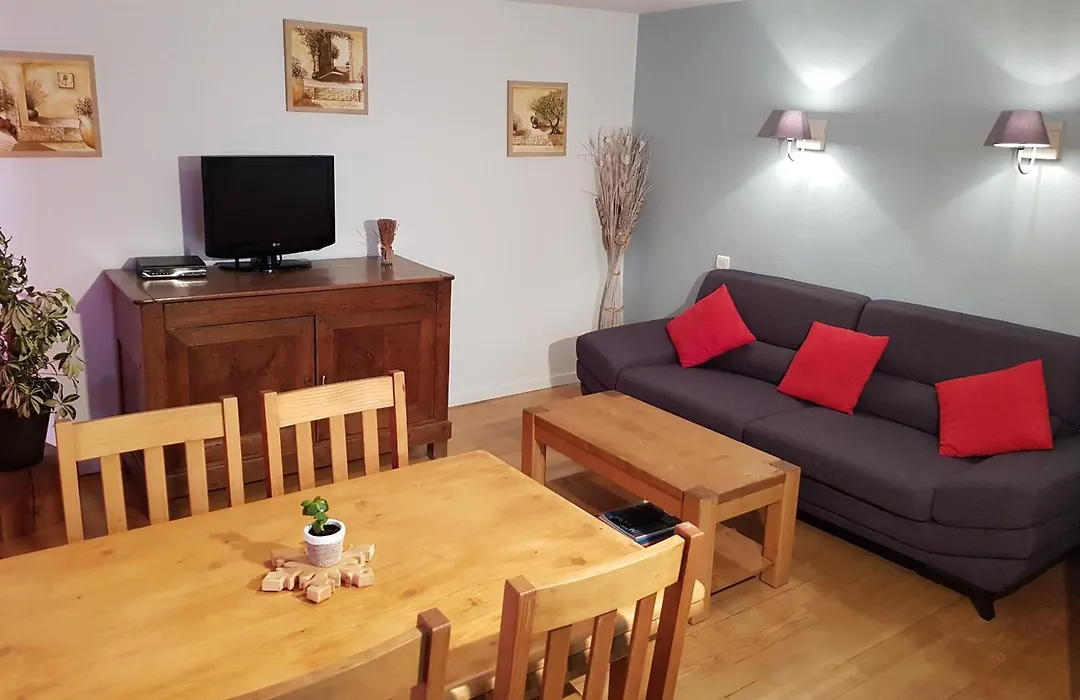 La Girandole B&B et Location d'Appartement-1