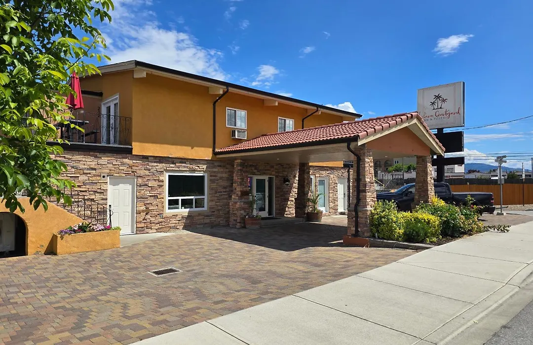 Sahara Courtyard Inn & Suites Osoyoos-1