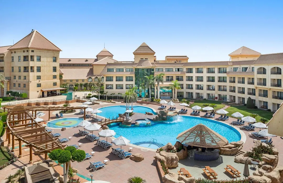 Hilton Pyramids Golf-1