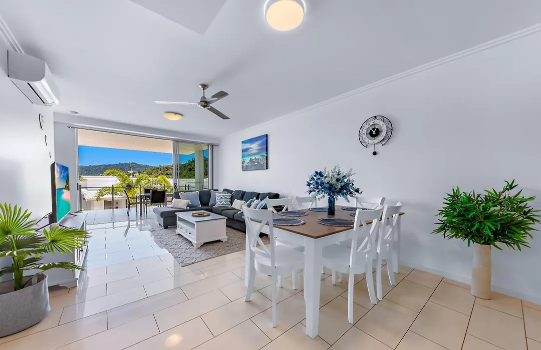 Airlie Summit Apartments-1