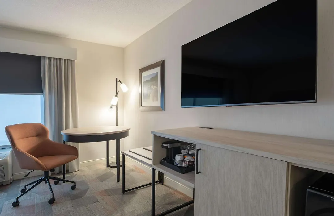 Hampton Inn & Suites By Hilton Moncton-1