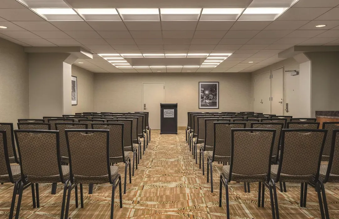 Hampton Inn New York - Laguardia Airport-1