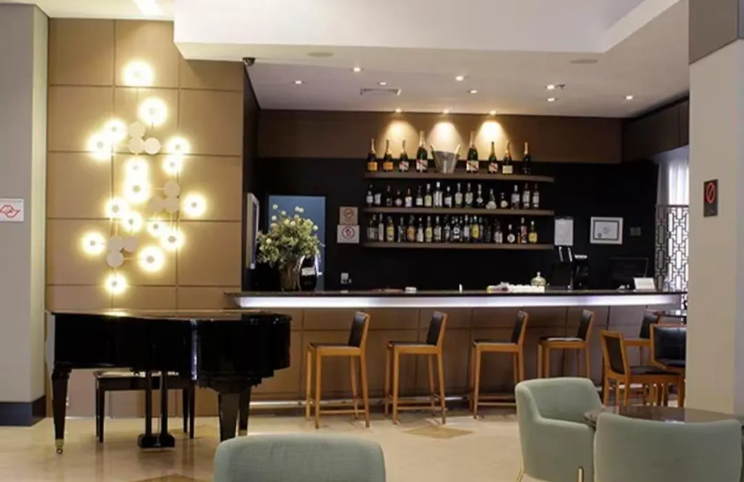 Flat 604 Araucaria Plaza-1