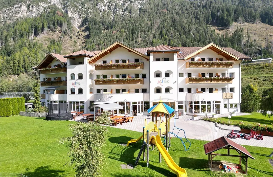 Hotel Alpin-1