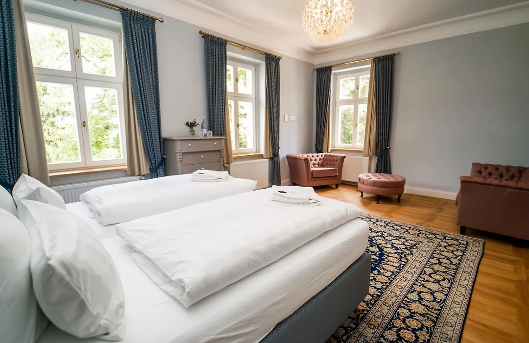 Hotel Schloss Sigrön-1