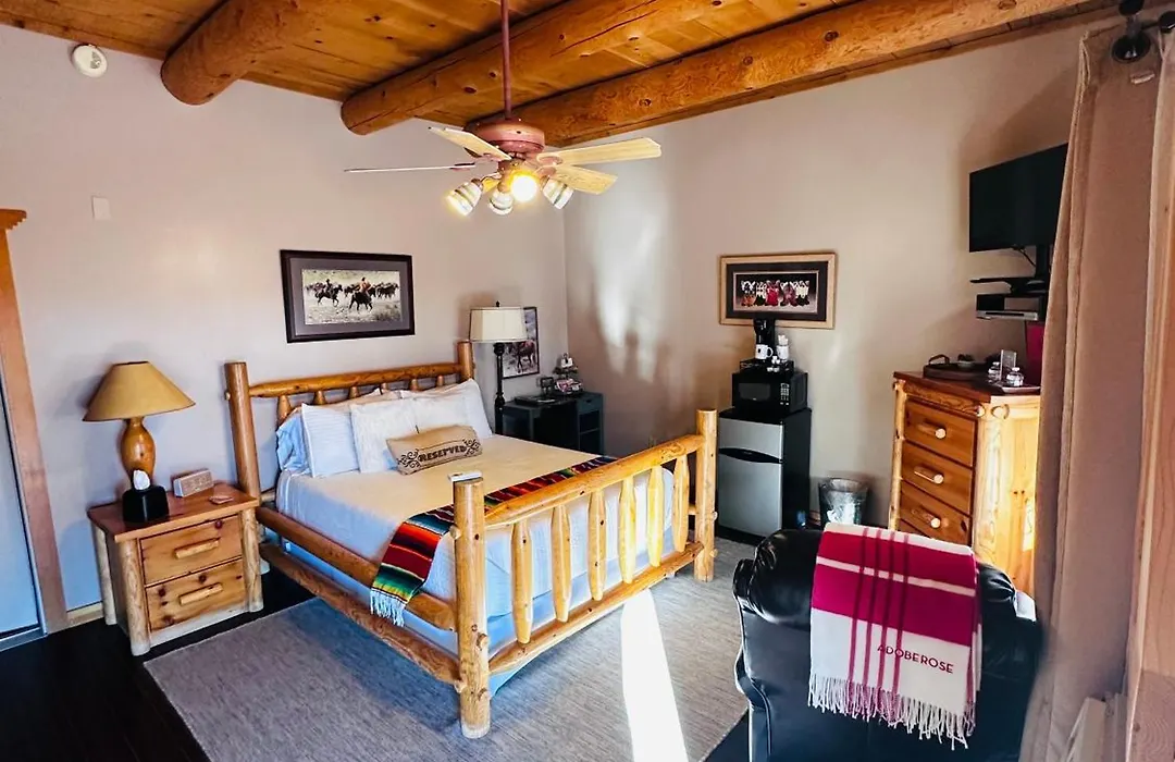Adobe Rose Boutique Inn-1
