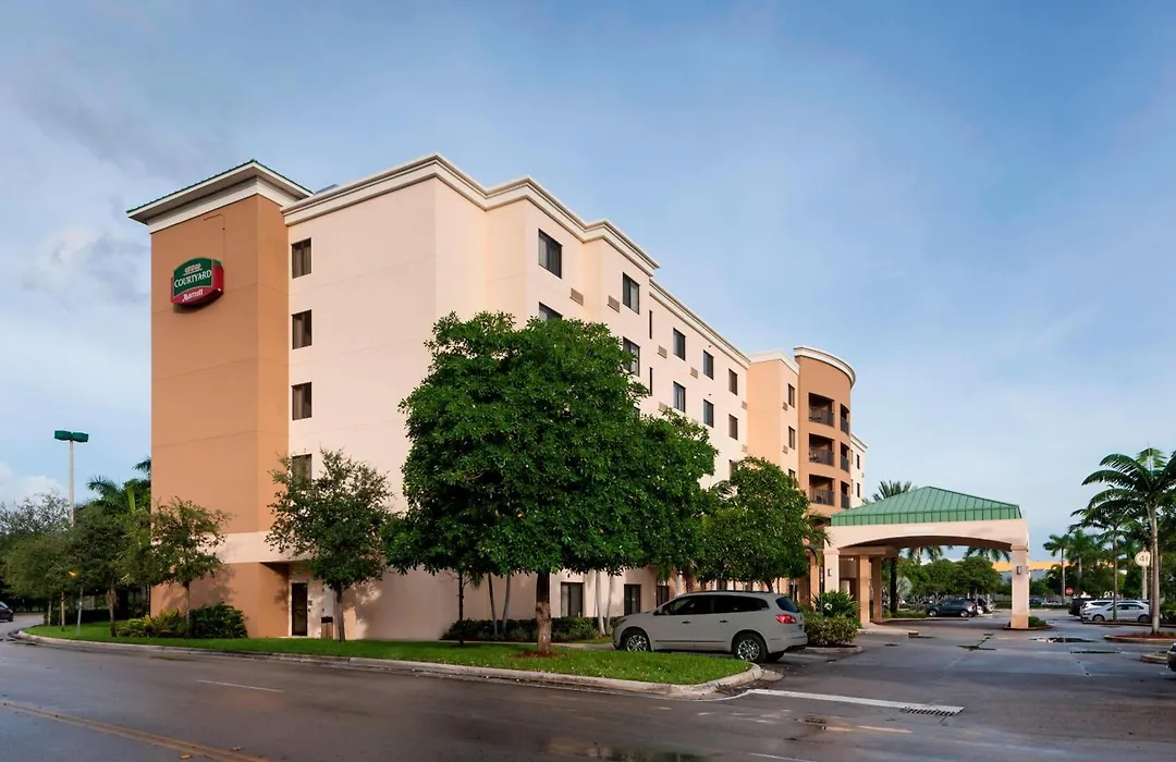 Courtyard By Marriott Miami At Dolphin Mall-1