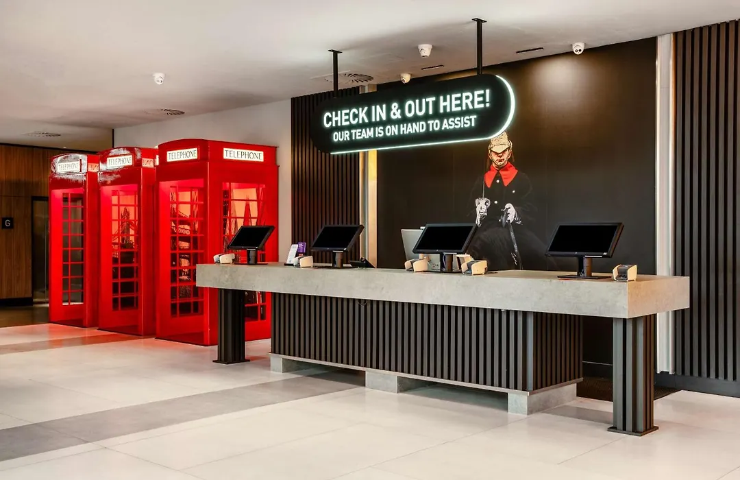 Radisson Red London Heathrow-1