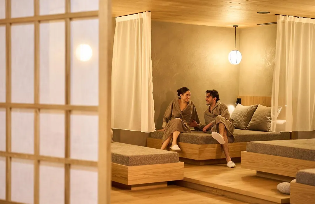 Hotel Cesa Tyrol-1