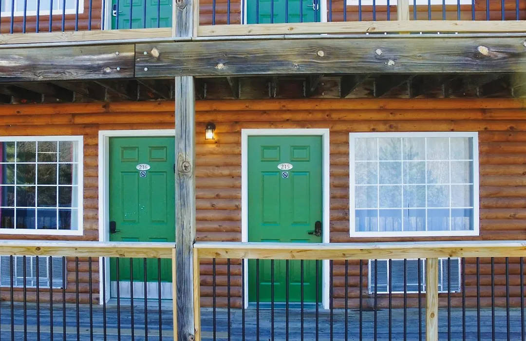 Jonesbones Room At White Wing Lodge- Silver Dollar City Getaway-1
