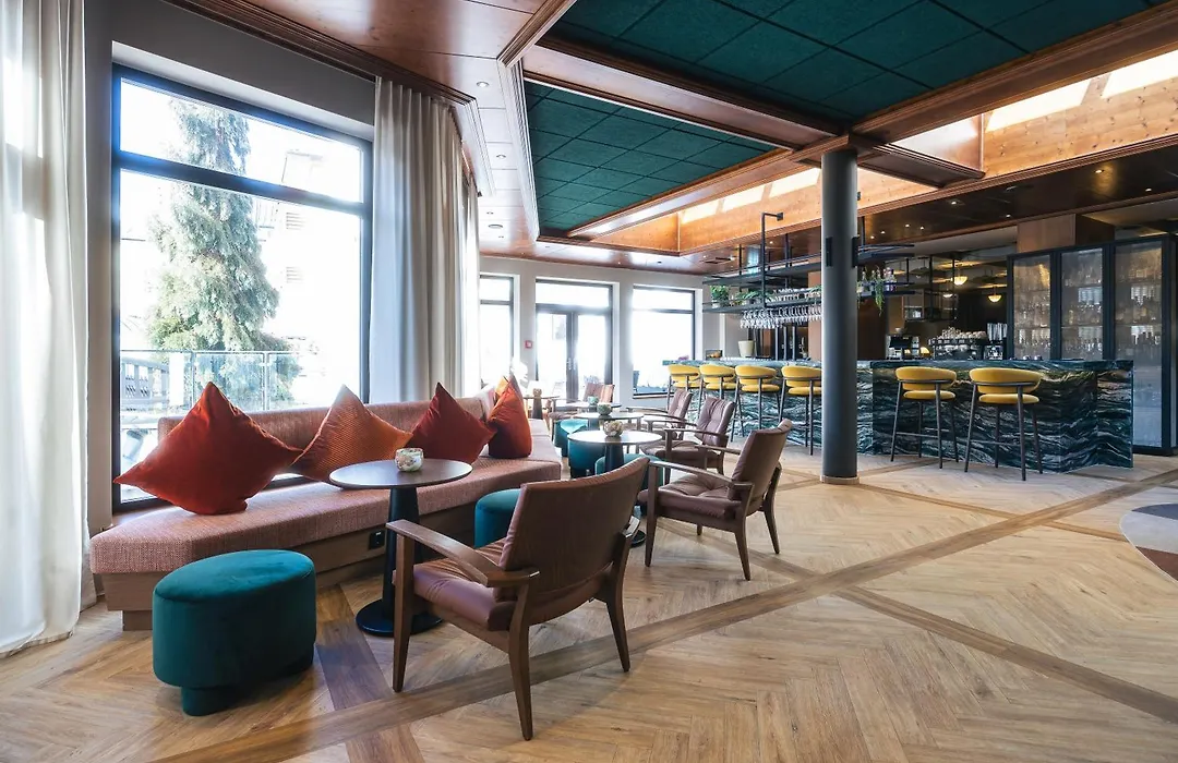 Upside Down Town Hotel Neue Post-1