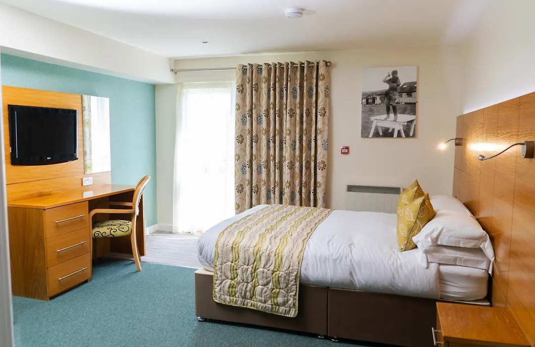 Croyde Bay Hotel Or Self Catering-1