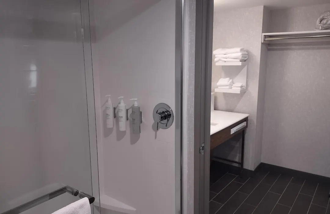 Hampton Inn & Suites Pittsburgh New Stanton Pa-1