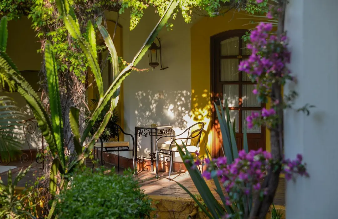 Hotel Hacienda Los Laureles-1