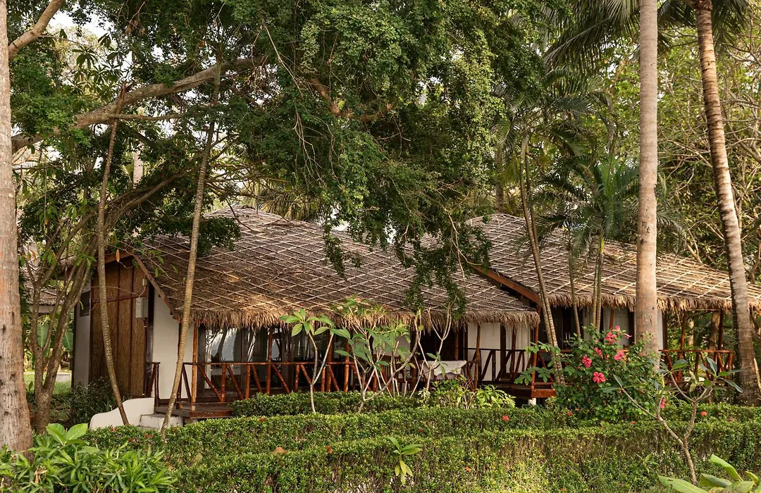 Lipa Lodge Beach Resort-1