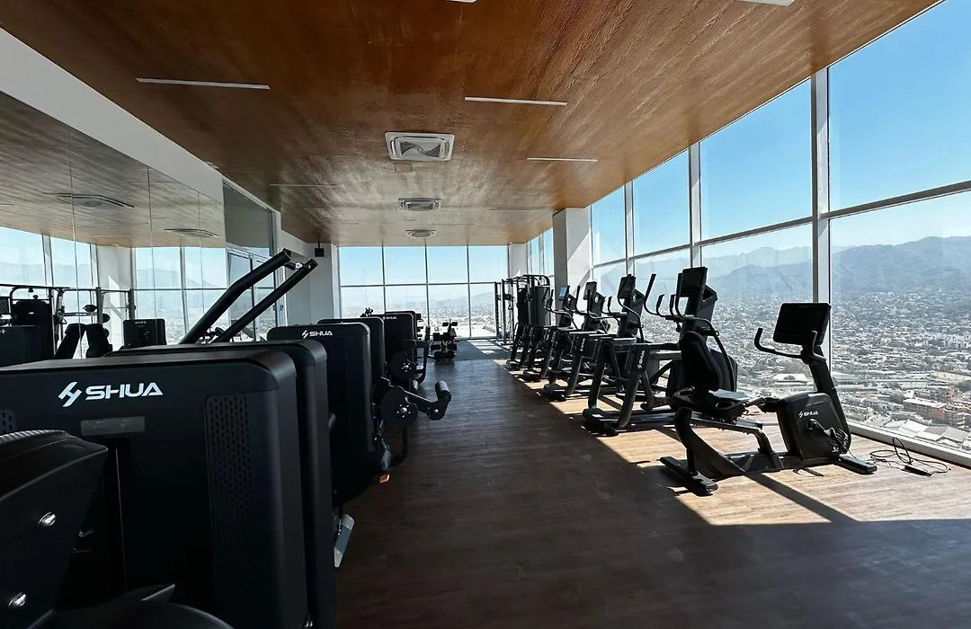 Beachfront Harbor 171 Condo Ocean View Pool, Gym WiFi-1