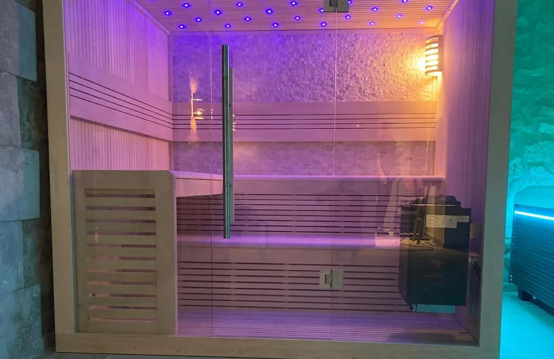Domaine du lion rouge Piscine et Spa-1