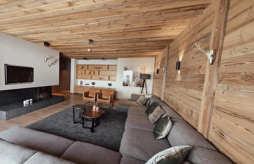 AlpenParks Hotel&Apartment Arlberg Warth mit Pool-1
