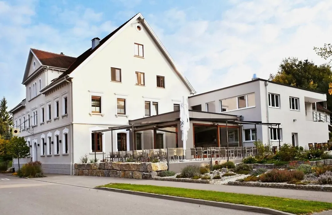 Land-gut-Hotel Landgasthof zur Rose-1