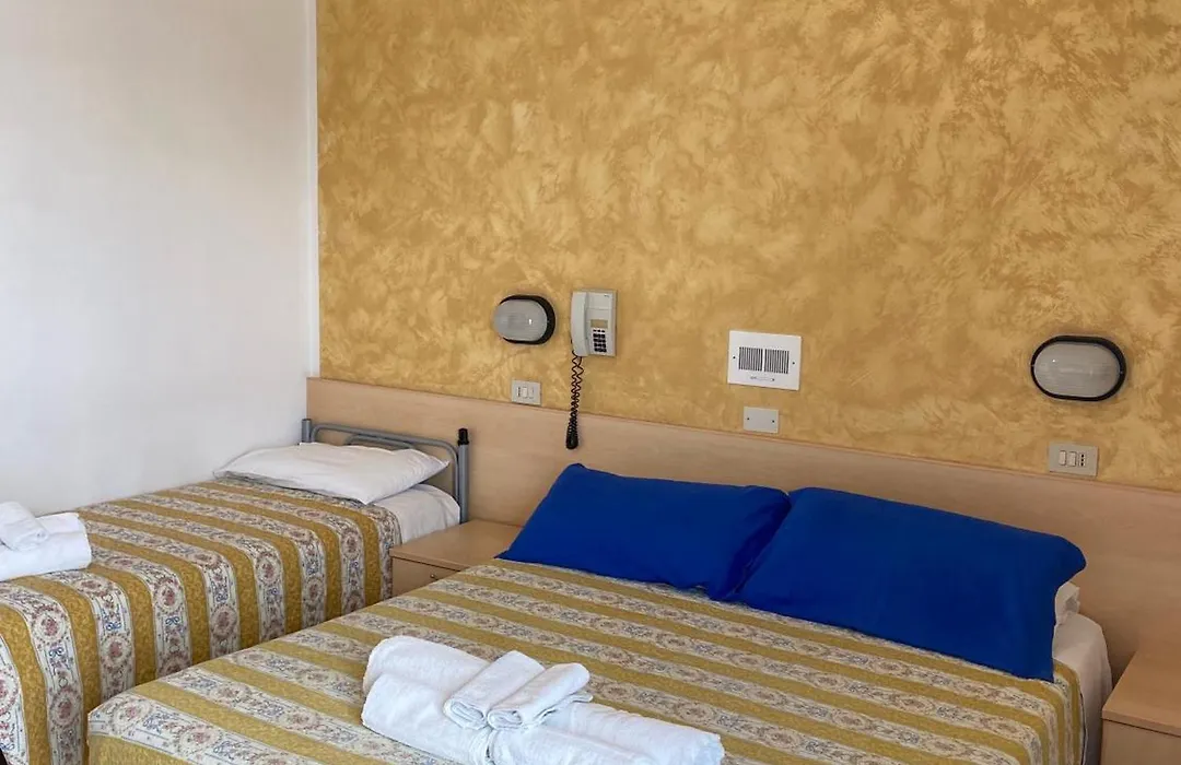 Hotel Loretta-1