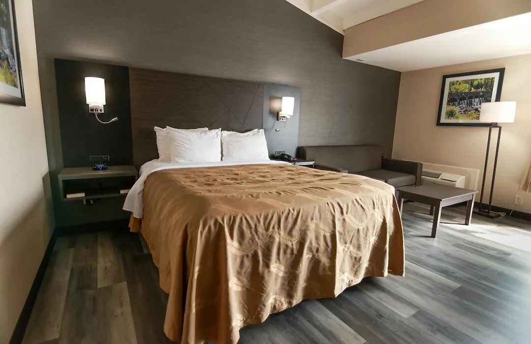 Quality Inn & Suites Danbury Near University-1