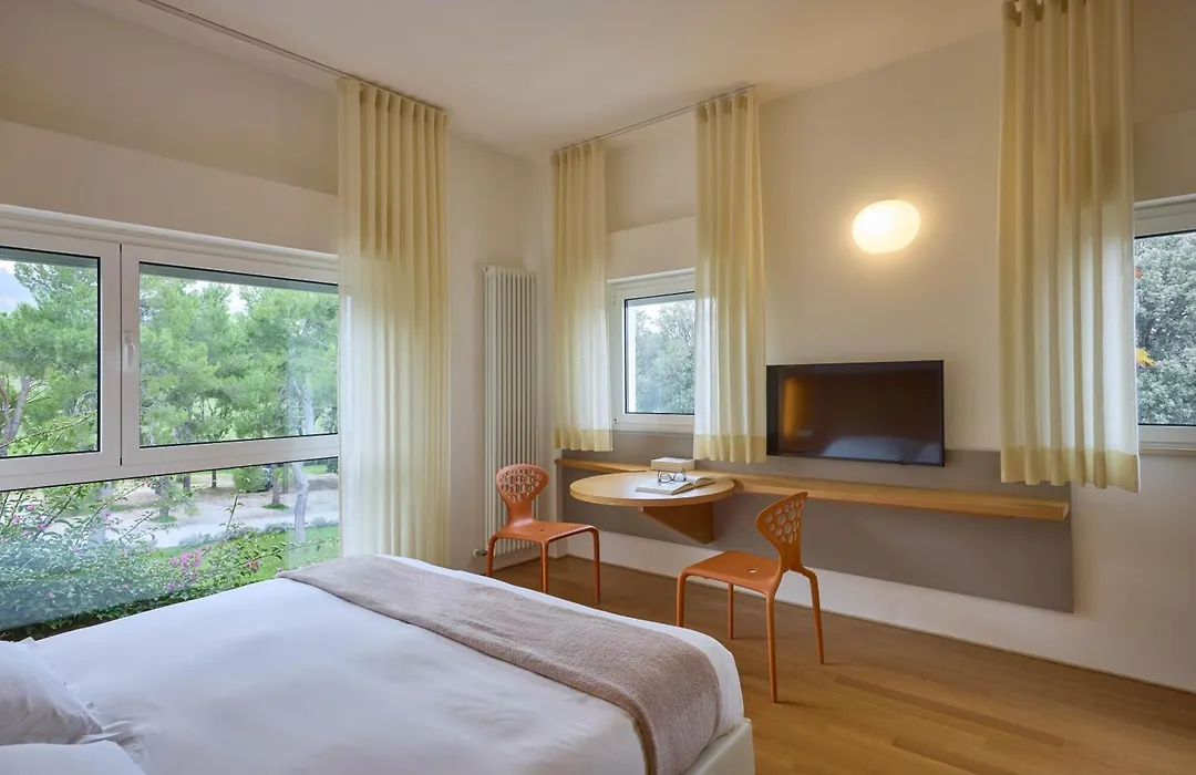 Hotel Emilia-1
