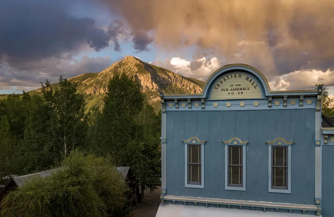 Eleven Scarp Ridge Lodge-1