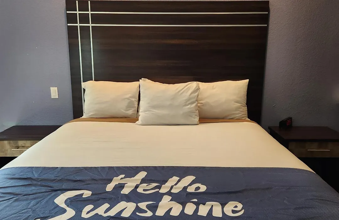 Days Inn & Suites By Wyndham La Porte-1